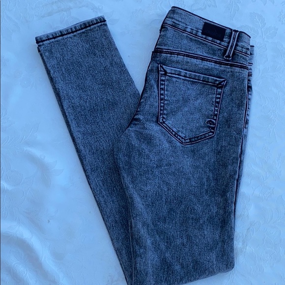 jordache women's super soft mid rise skinny jean